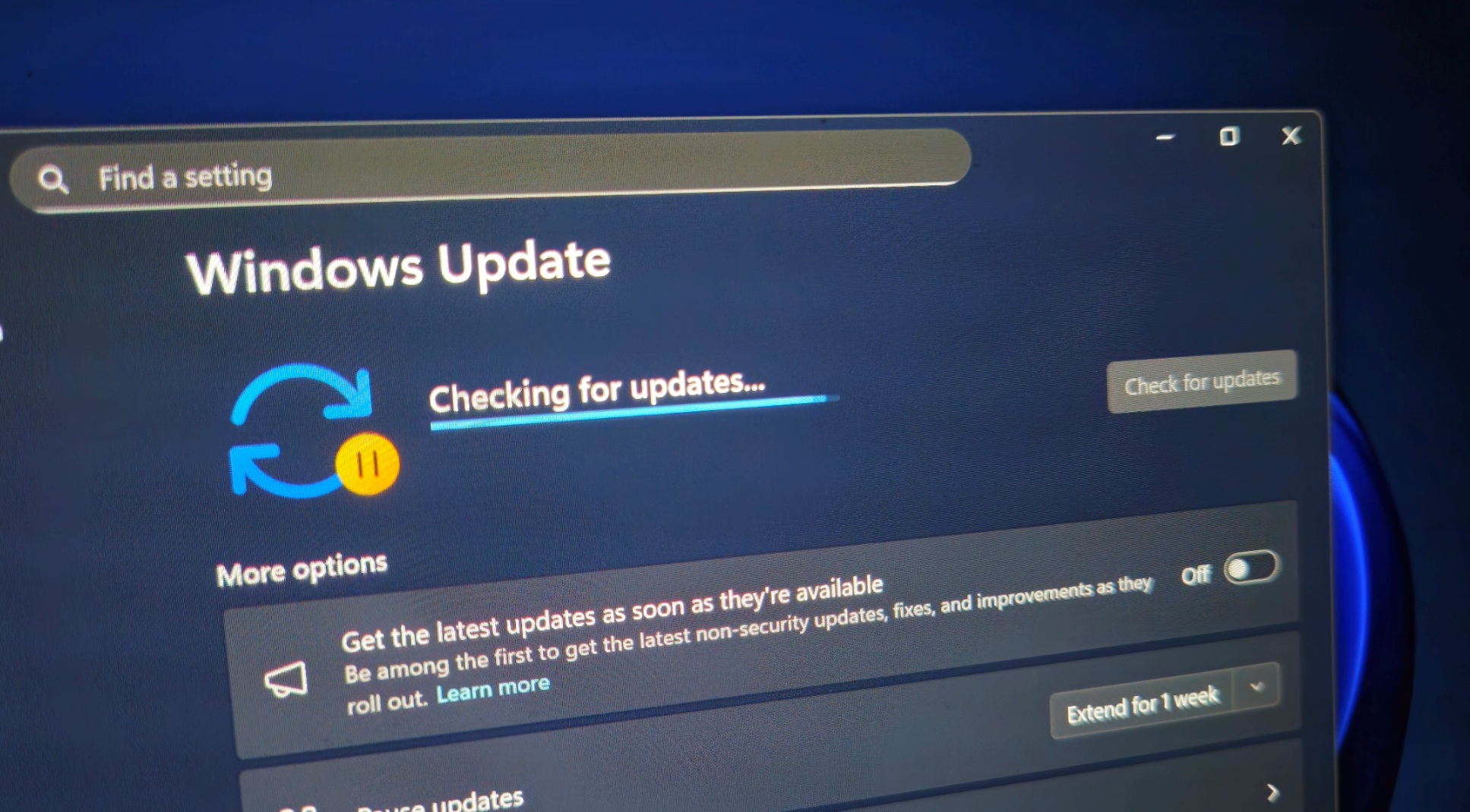 MS vydává Windows 11 KB5129195 po potvrzení závažných problémů se zářijovou aktualizací 2026, chyby GPU AMD však zůstávají neopravené