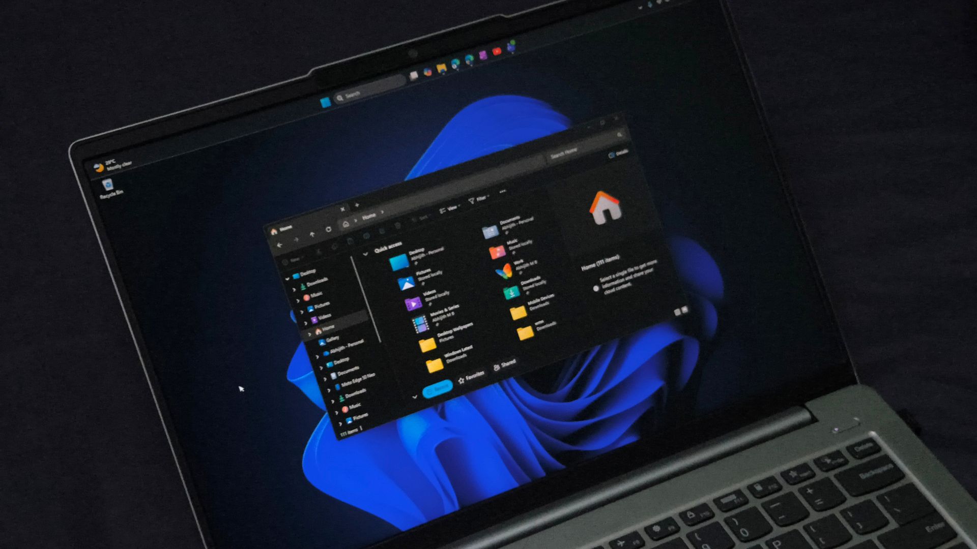 Years After Third-Party Apps Stepped In, Windows 11 Is Finally Adding Automatic Dark Mode