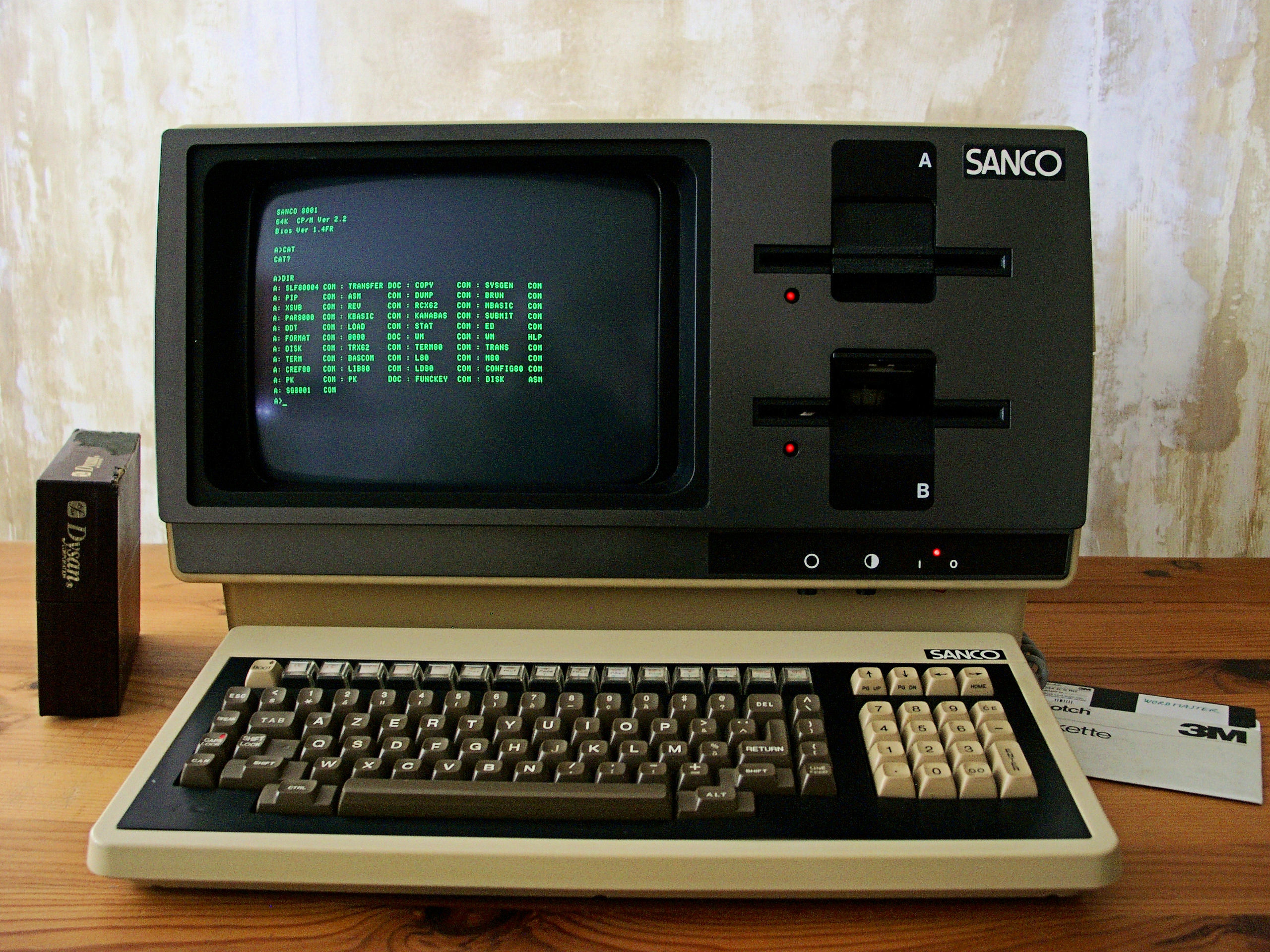 Sanco 8001 computer running CP/M 2.2 in 1982